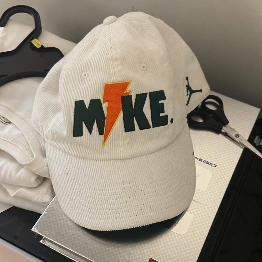 Gatorade Air Jordan White Corduroy Mike Jumpman Strap Back Cap Vintage Rare Hat